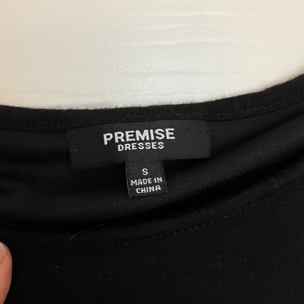Form fitting dress - Picture 2 of 3